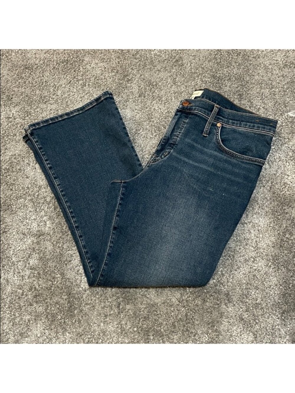 EC Madewell Midrise Kick Out Medium Wash Jeans - Size 33 - Picture 3 of 6